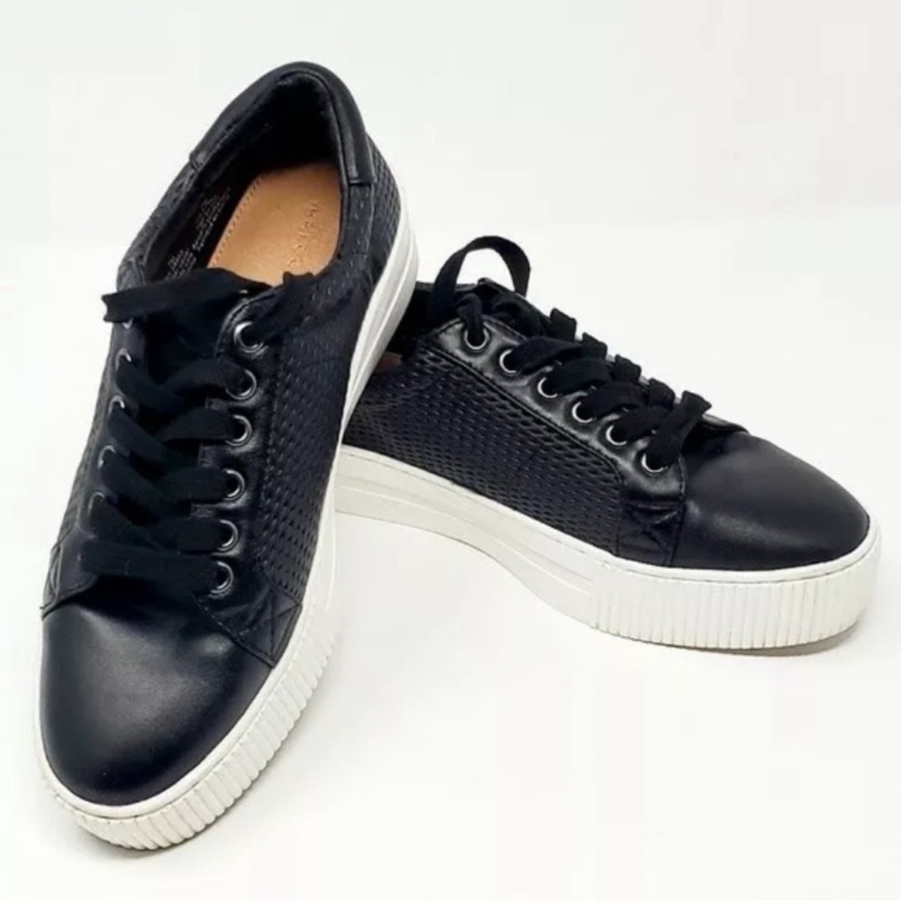 Halogen Black Leather Platform Lace Up Sneaker size 6.5